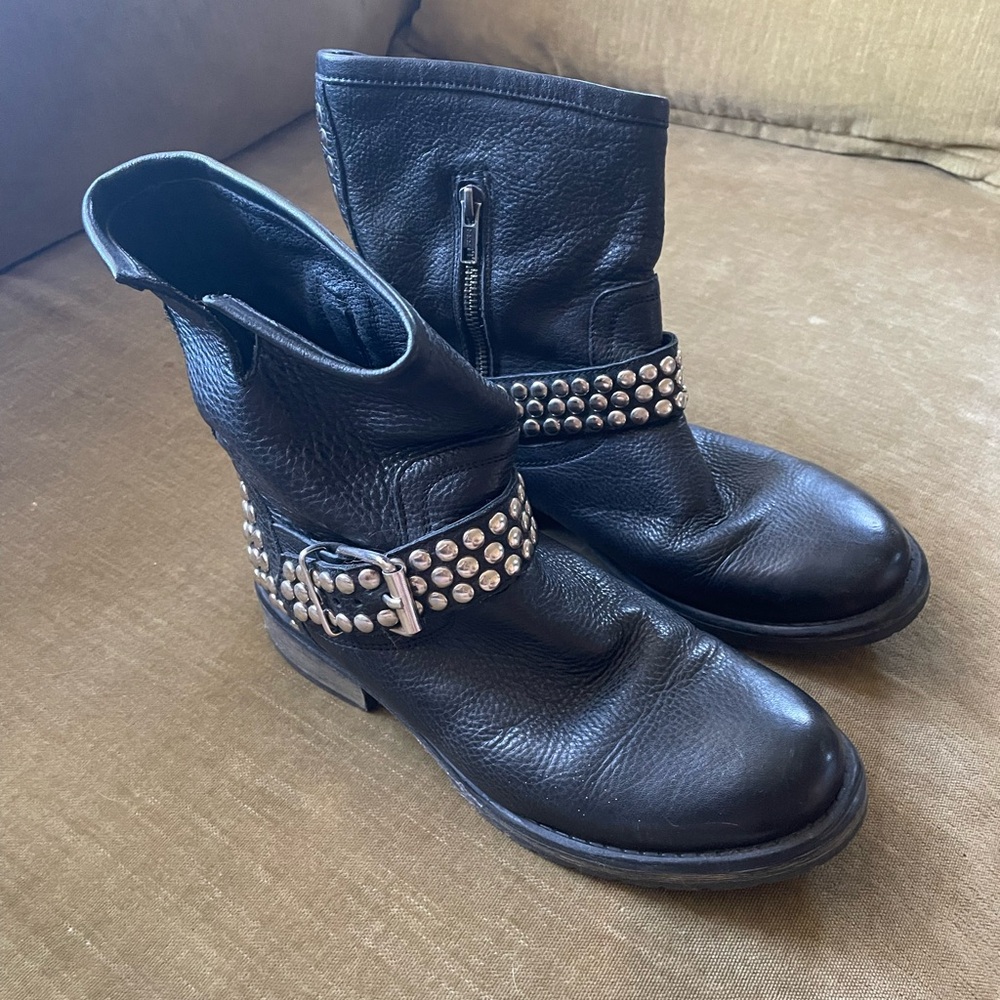 Steve Madden studded leather boots. Soft and comfy, sole like new. Size 9.5